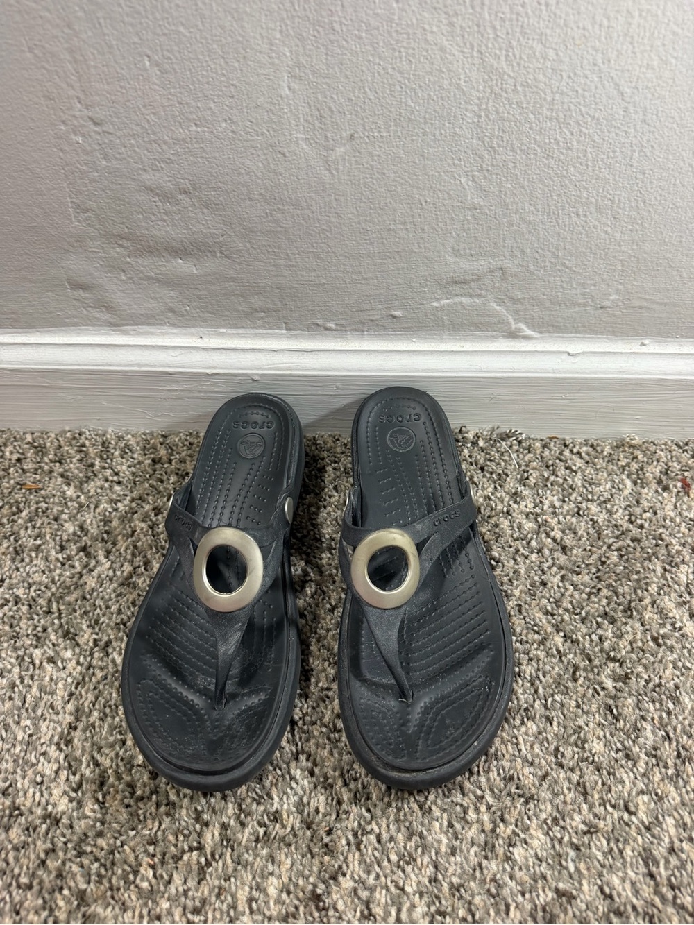 CROCS Kids Black Flip Sandals with Silver Ring